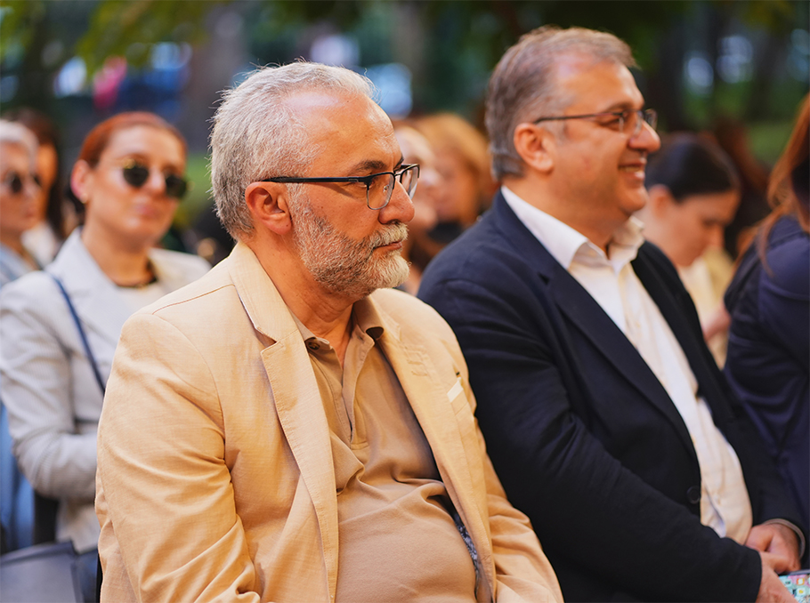 Արտաշես Էմինն ու Արտակ Ապիտոնյանը Արտաշես Էմինն ու Արտակ Ապիտոնյանը
